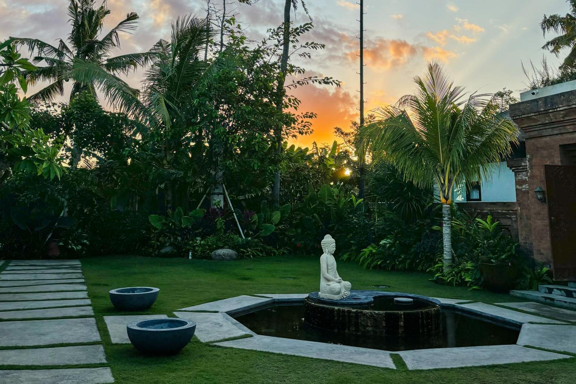 K Ko Surf Village At Keramas Lebih Bagian luar foto