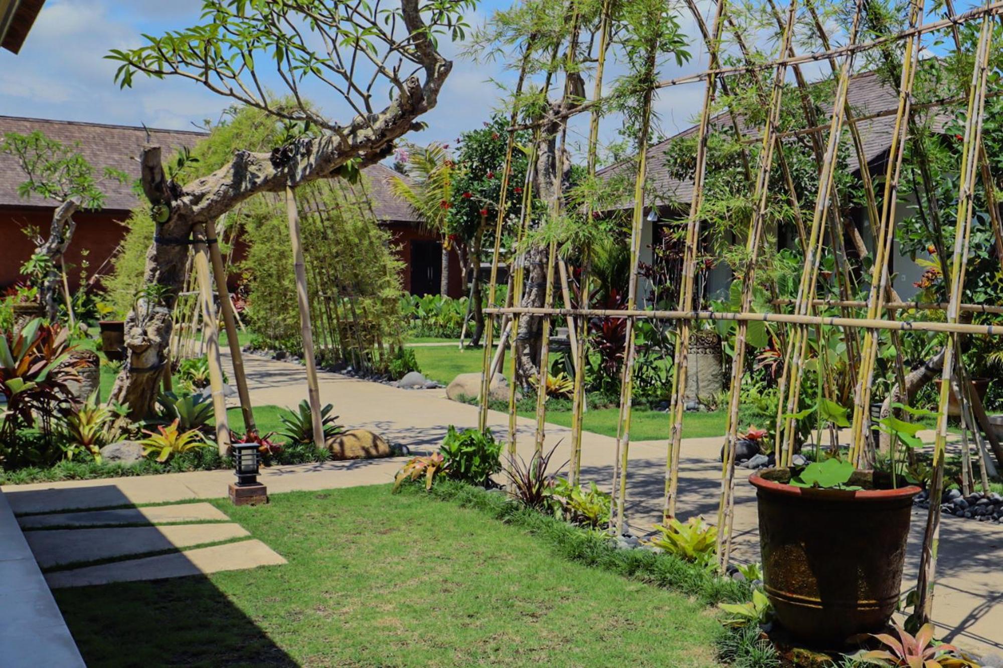 K Ko Surf Village At Keramas Lebih Bagian luar foto